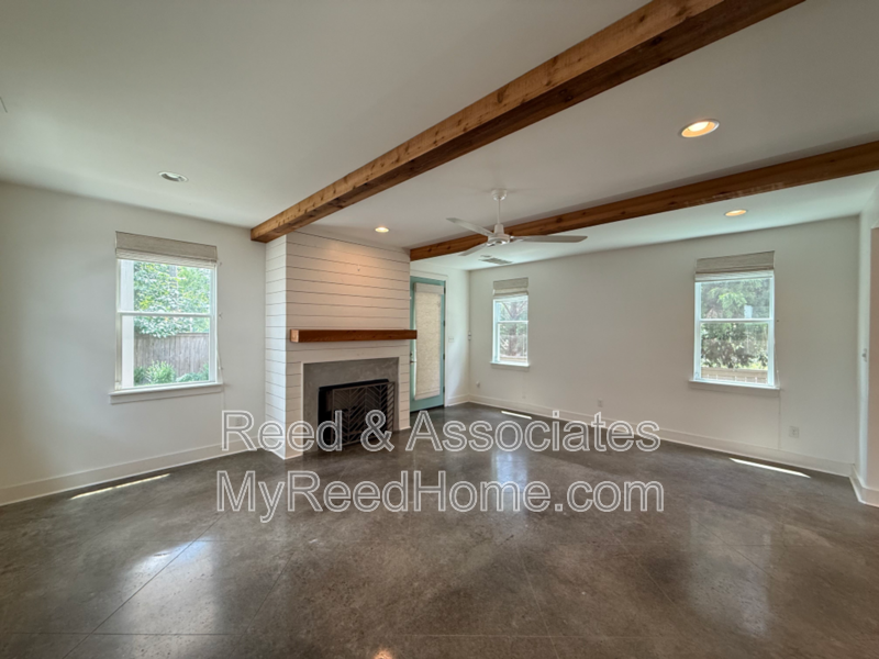 Spacious 3-Bedroom - Copper Young Area property image