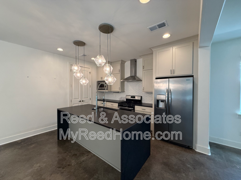 Spacious 3-Bedroom - Copper Young Area property image