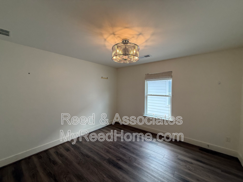 Spacious 3-Bedroom - Copper Young Area property image