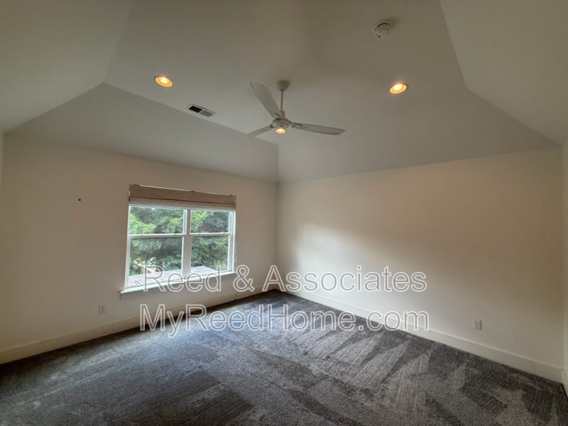 Spacious 3-Bedroom - Copper Young Area property image