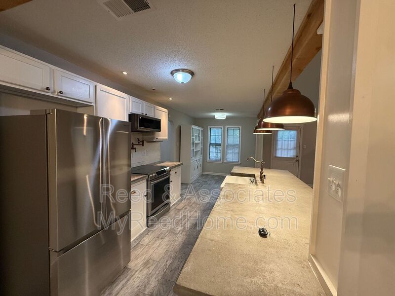 3040 Delvan Cv property image