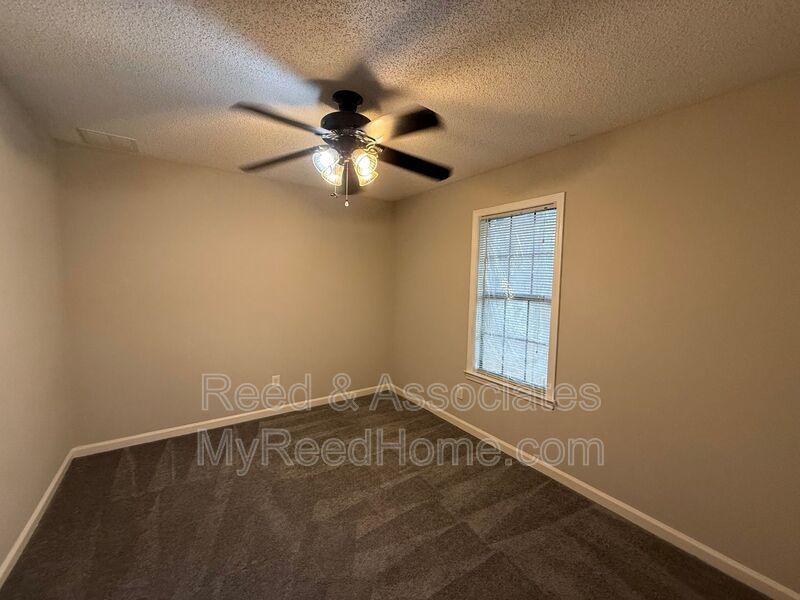3040 Delvan Cv property image