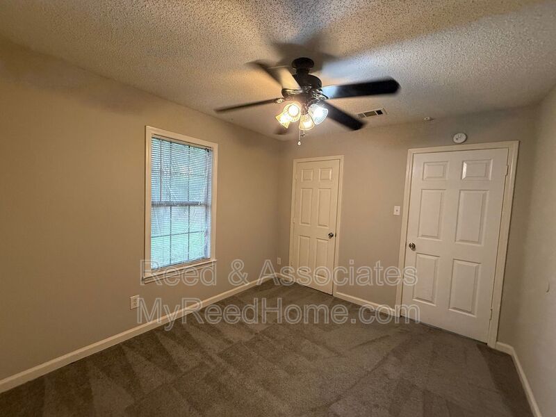 3040 Delvan Cv property image