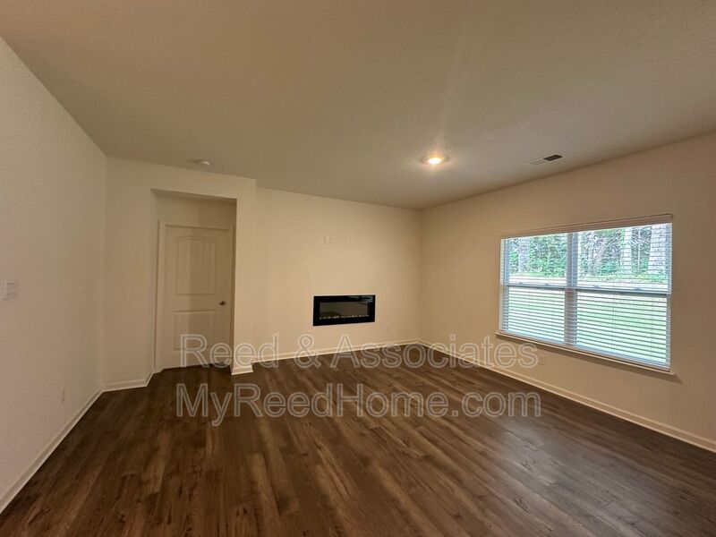 4-Bedroom in OAKLAND, TN property image