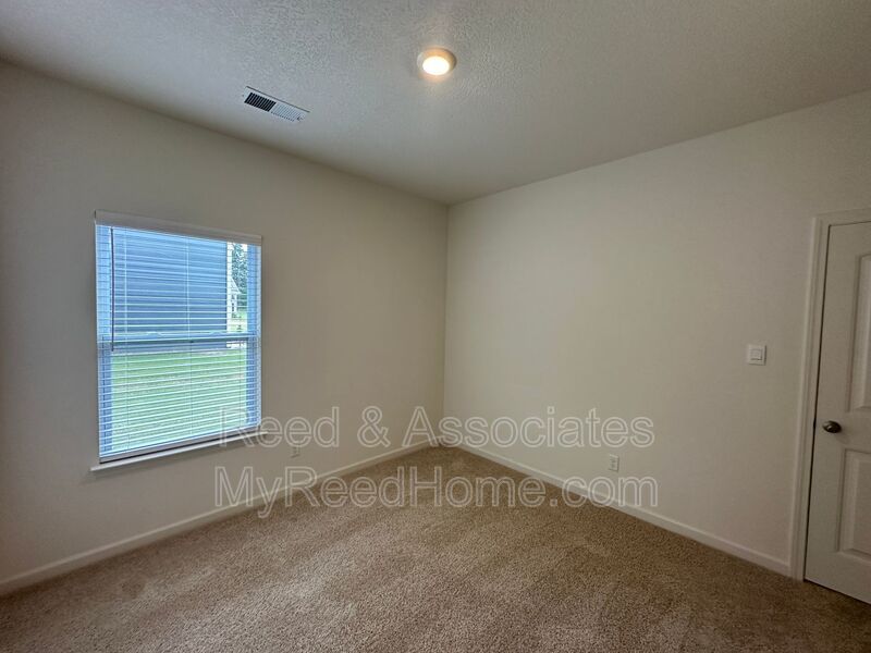 4-Bedroom in OAKLAND, TN property image