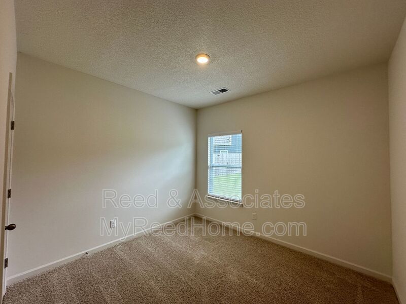 4-Bedroom in OAKLAND, TN property image