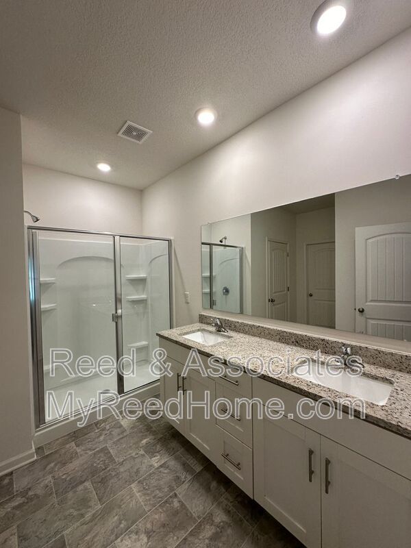 4-Bedroom in OAKLAND, TN property image
