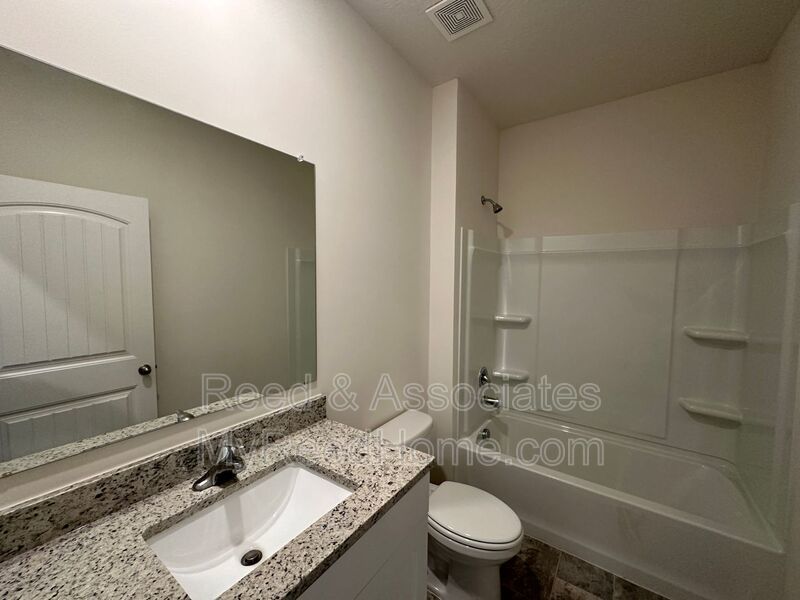 4-Bedroom in OAKLAND, TN property image