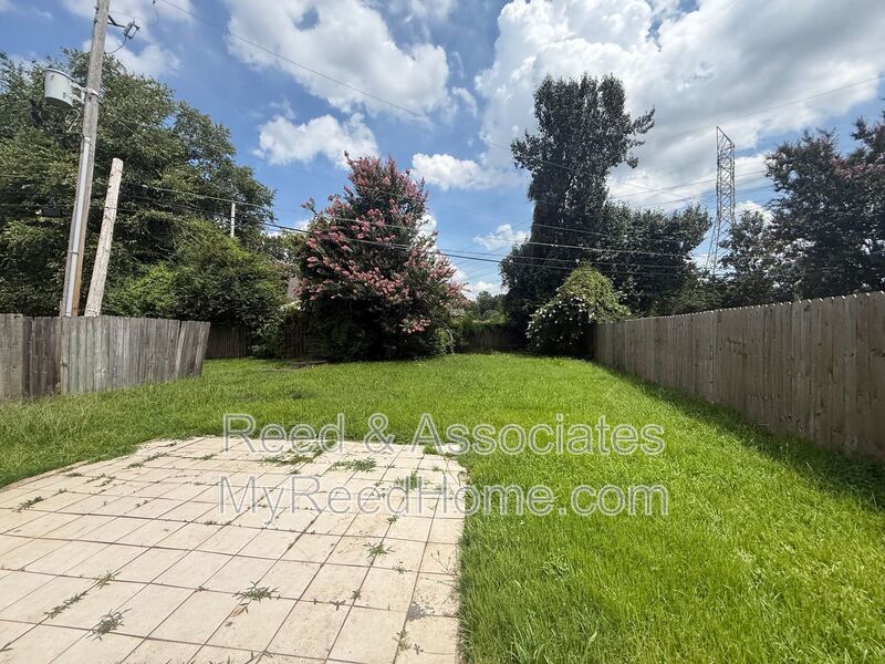 Cozy 2 Bed, 1 Bath Home with Spacious Yard property image