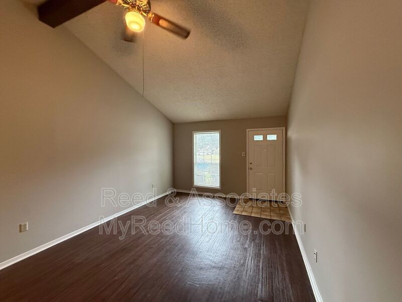 Charming 2BR Townhome in East Memphis property image