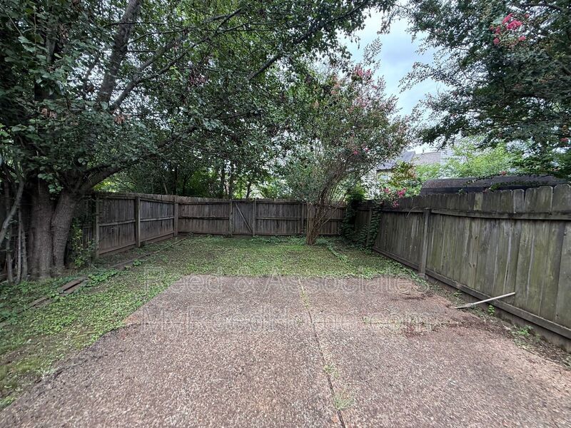Charming 2BR Townhome in East Memphis property image