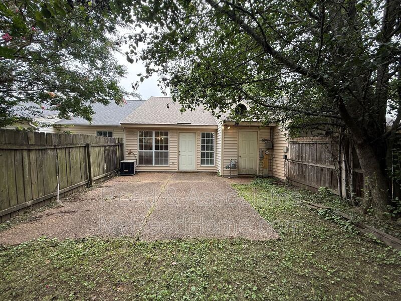 Charming 2BR Townhome in East Memphis property image