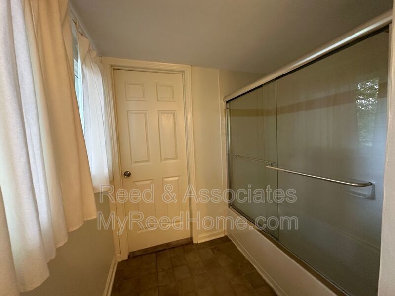 Spacious 5-Bedroom - Copper Young Area property image