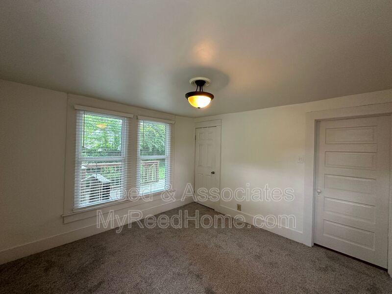 Spacious 5-Bedroom - Copper Young Area property image