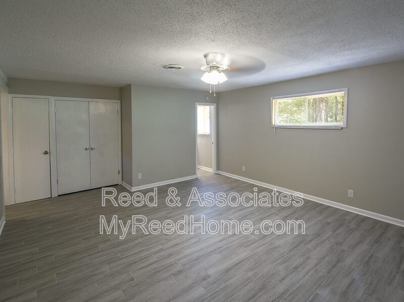 Charming 4-Bedroom Home with Large Yard property image