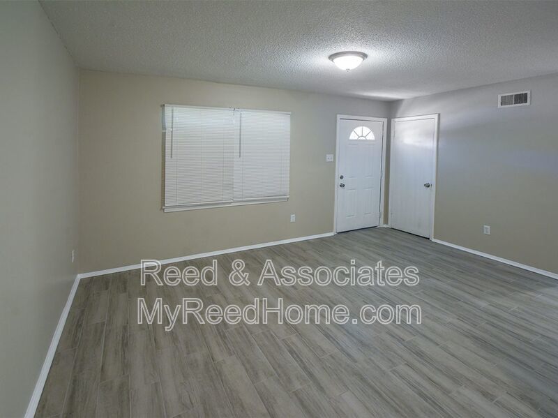 Charming 4-Bedroom Home with Large Yard property image
