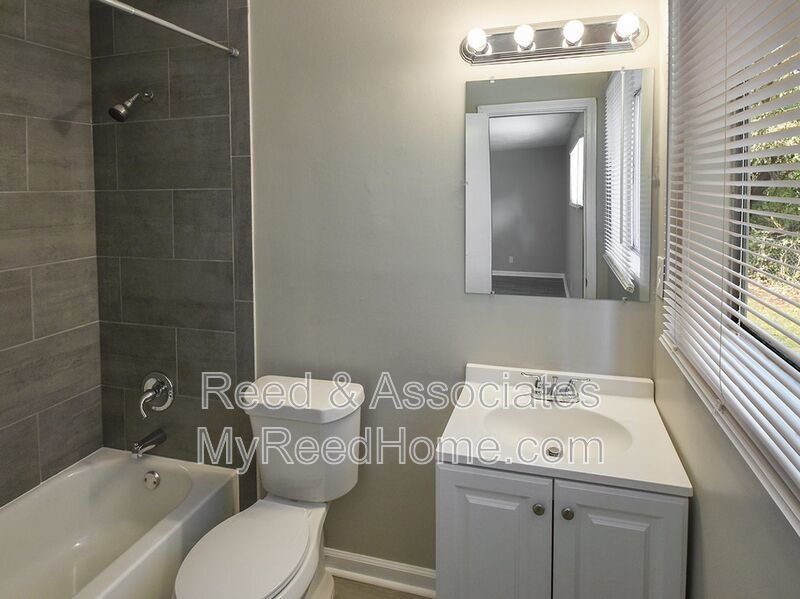 Charming 4-Bedroom Home with Large Yard property image