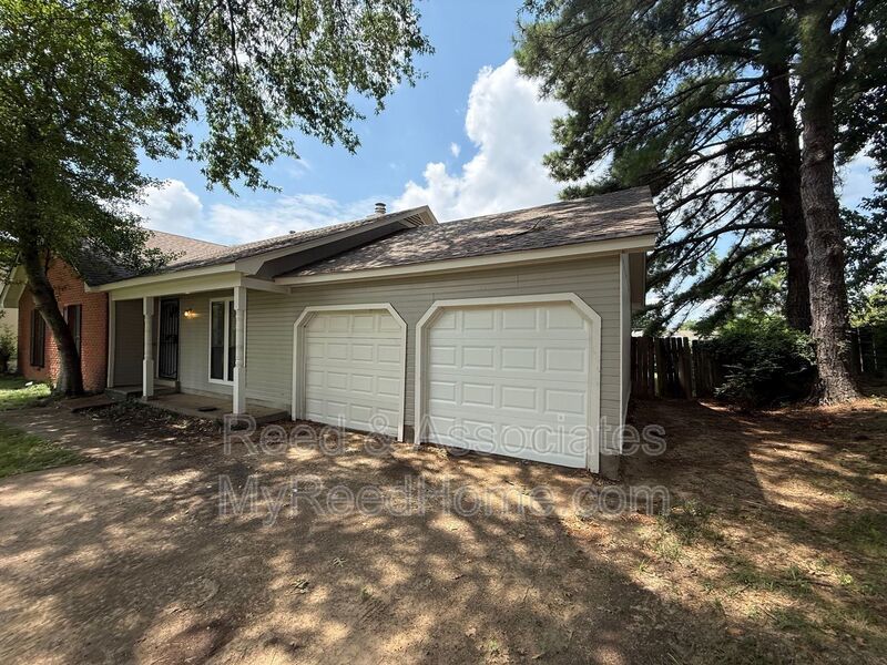 Spacious Home Located in Quiet Cove! property image