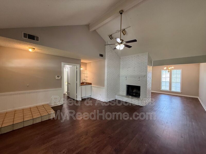 Spacious Home Located in Quiet Cove! property image