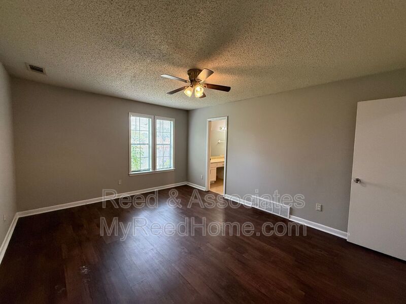 Spacious Home Located in Quiet Cove! property image