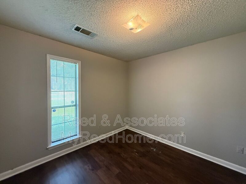 Spacious Home Located in Quiet Cove! property image