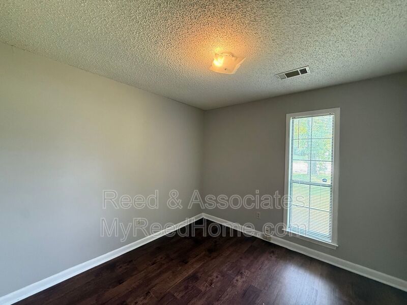 Spacious Home Located in Quiet Cove! property image