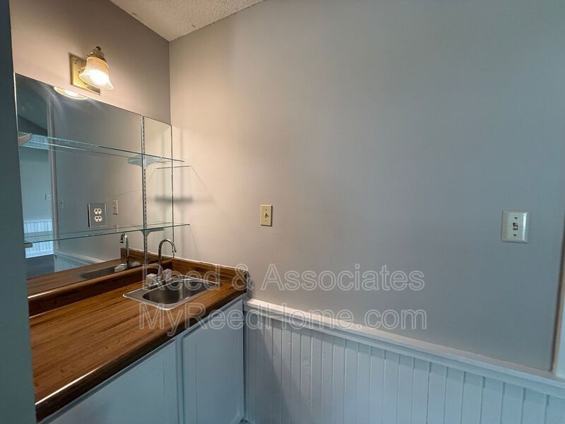 Spacious Home Located in Quiet Cove! property image