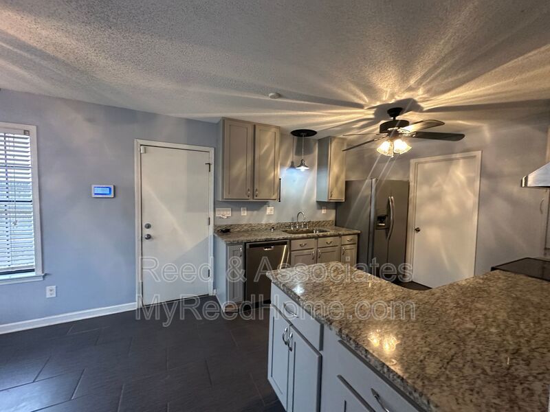 Spacious: 3 Bedroom in Bartlett! property image