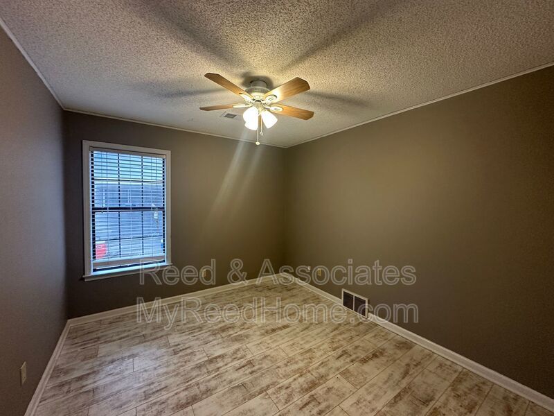 Spacious: 3 Bedroom in Bartlett! property image