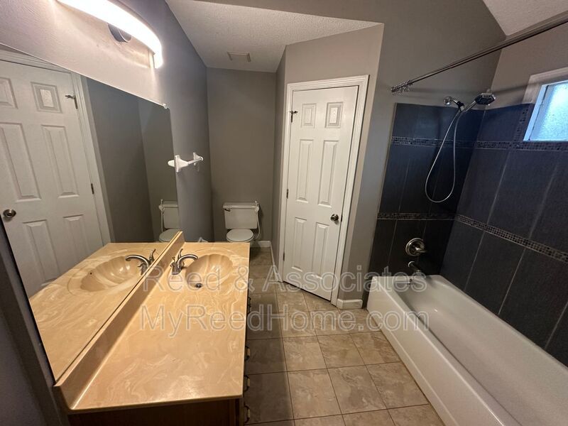 Spacious: 3 Bedroom in Bartlett! property image