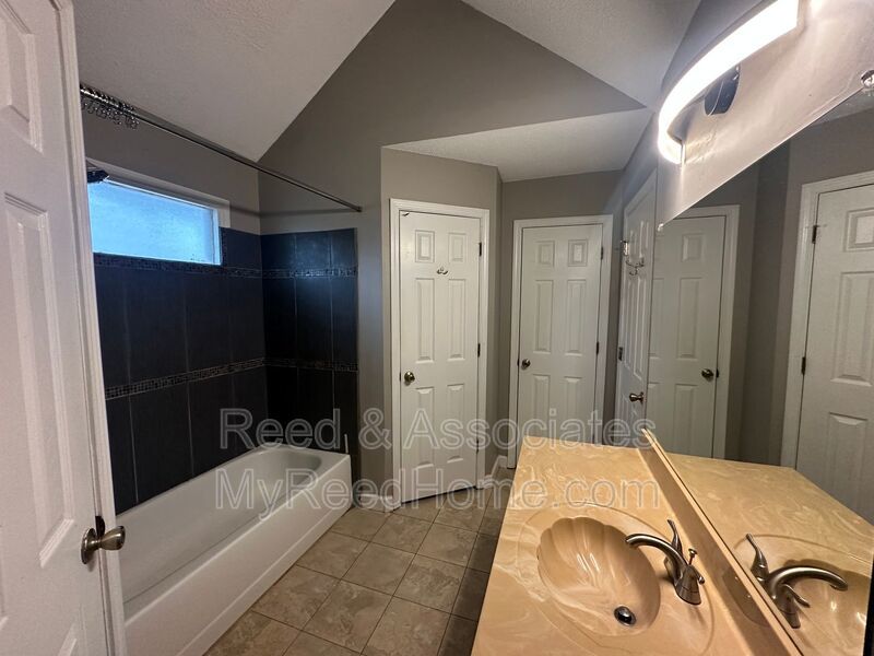 Spacious: 3 Bedroom in Bartlett! property image
