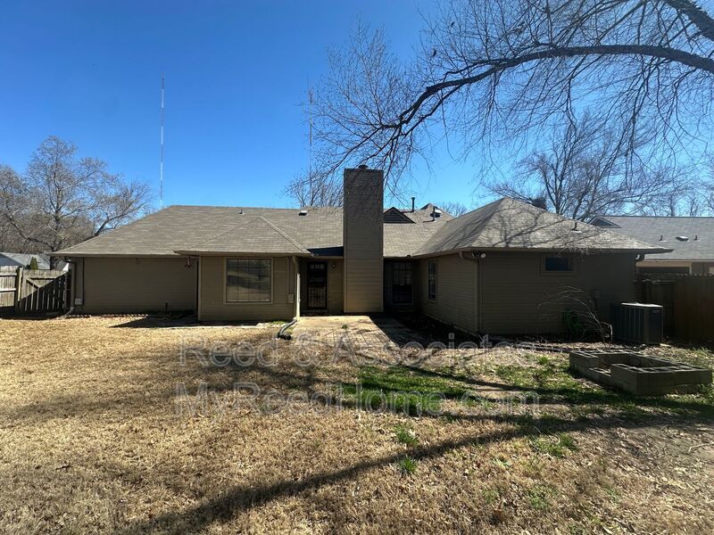 Spacious: 3 Bedroom in Bartlett! property image