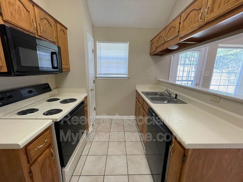 3 Bedroom in Bartlett Raleigh Area property image
