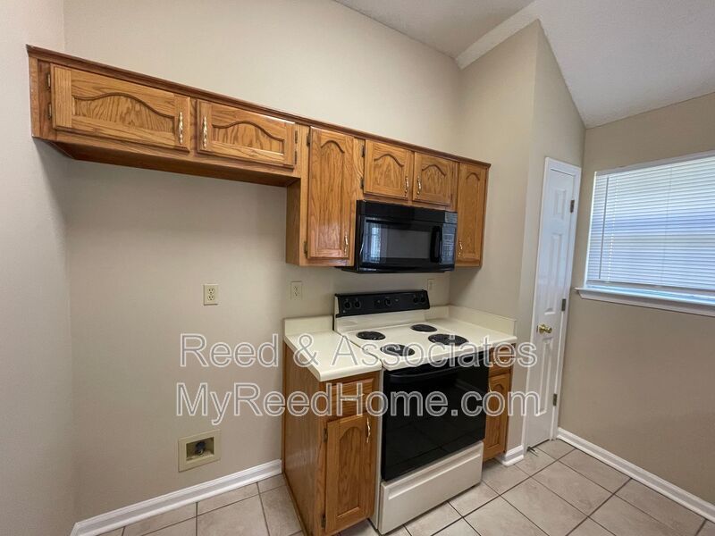 3 Bedroom in Bartlett Raleigh Area property image