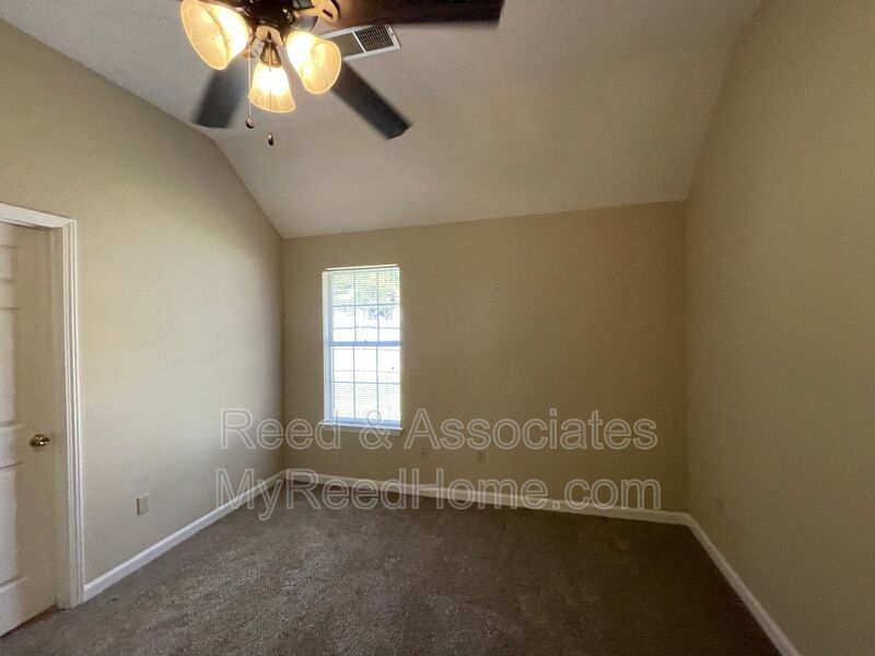 3 Bedroom in Bartlett Raleigh Area property image