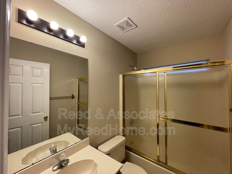 3 Bedroom in Bartlett Raleigh Area property image