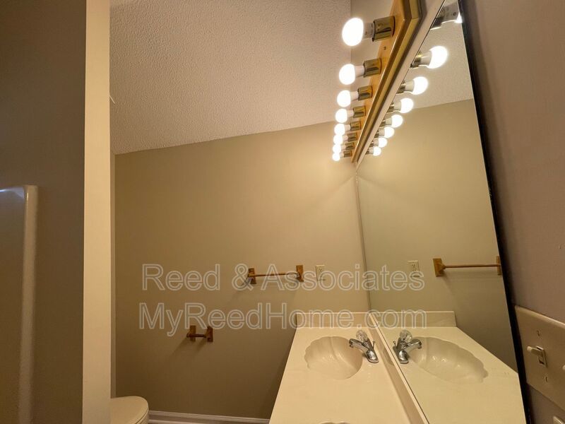 3 Bedroom in Bartlett Raleigh Area property image