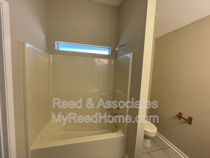 3 Bedroom in Bartlett Raleigh Area property image
