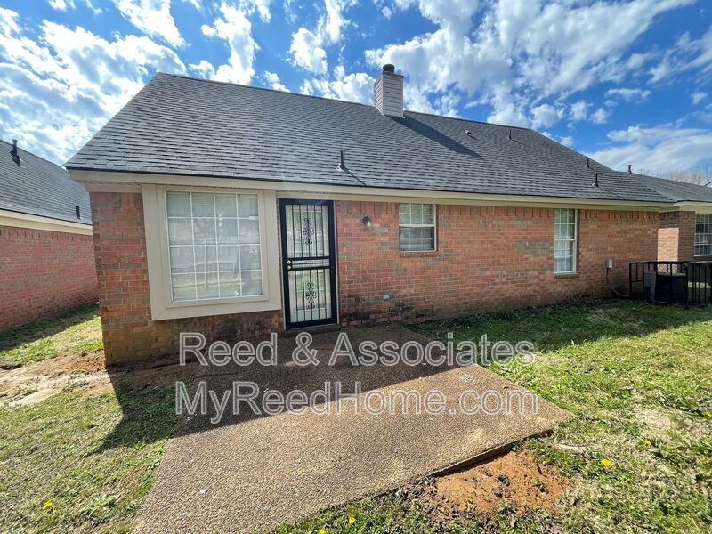 3 Bedroom in Bartlett Raleigh Area property image
