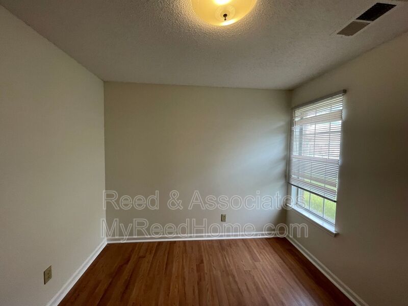 1490 Estacada Way property image