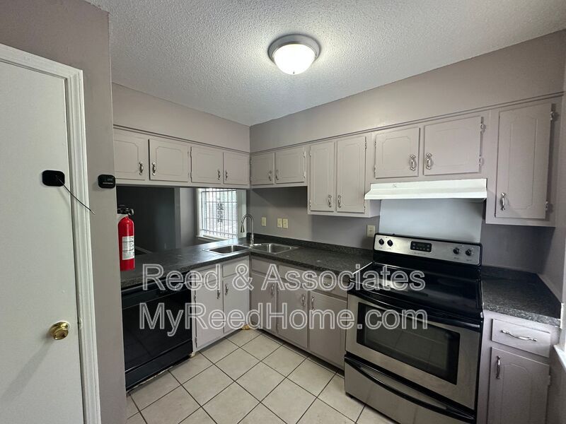 2 Bedroom in Colonial - Yorkshire property image