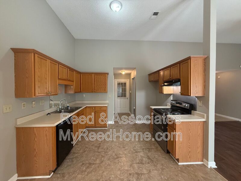 Just Minutes Away from Oakland Elementary! property image
