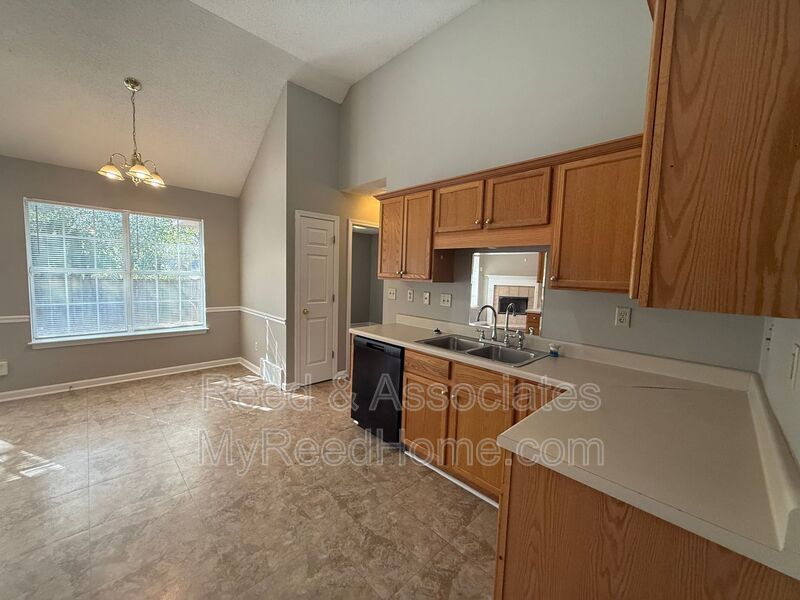 Just Minutes Away from Oakland Elementary! property image