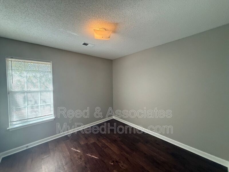 Just Minutes Away from Oakland Elementary! property image