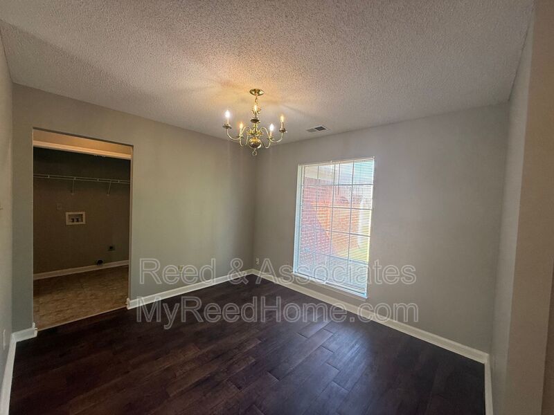Just Minutes Away from Oakland Elementary! property image