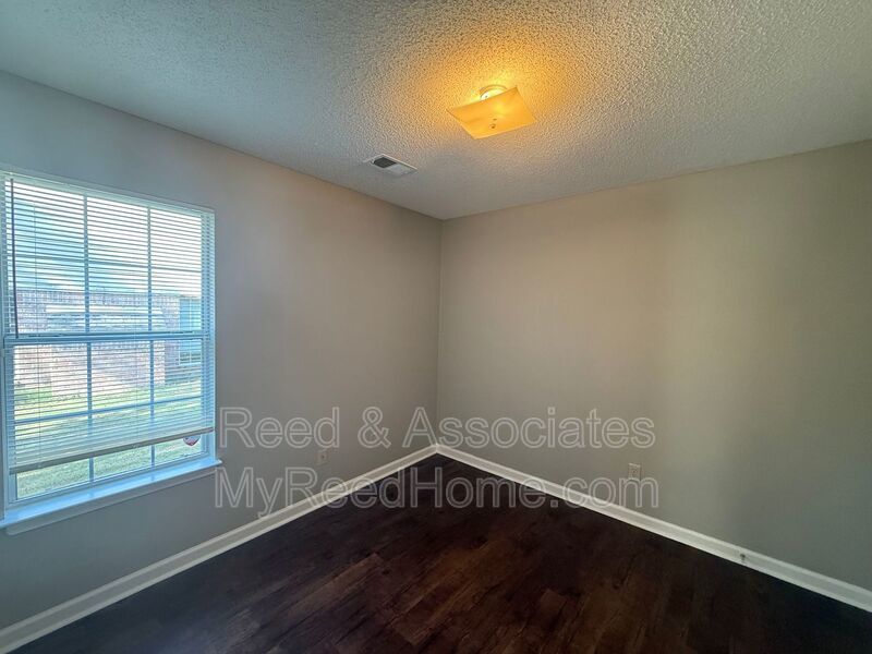 Just Minutes Away from Oakland Elementary! property image
