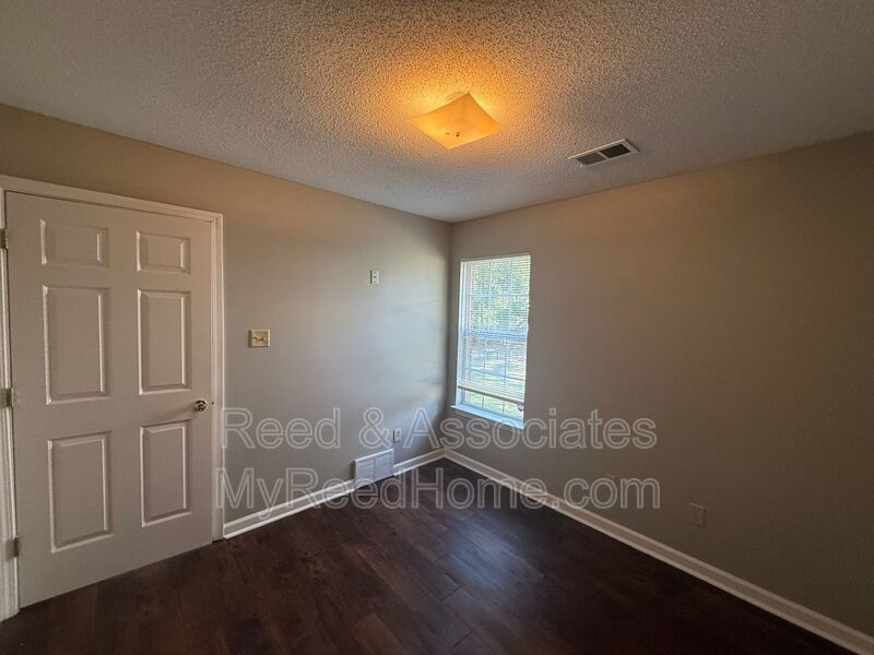Just Minutes Away from Oakland Elementary! property image