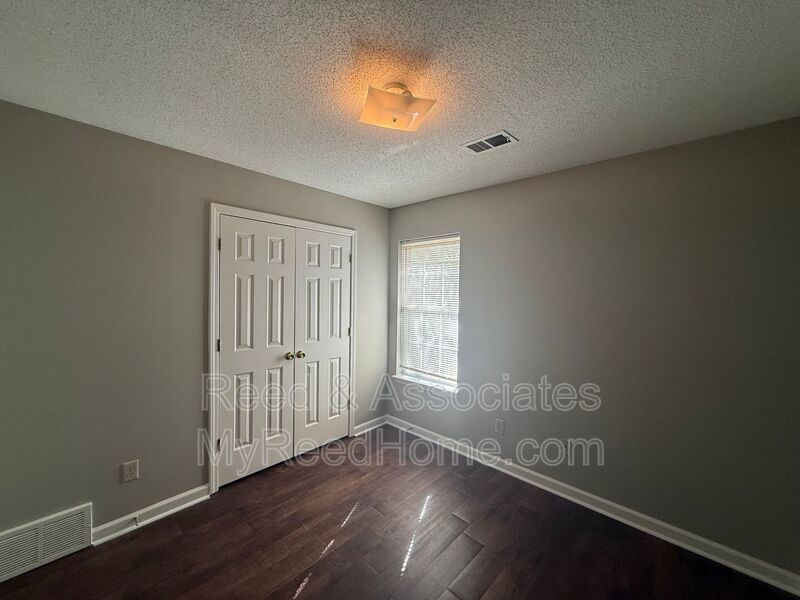 Just Minutes Away from Oakland Elementary! property image