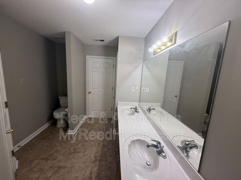 Just Minutes Away from Oakland Elementary! property image
