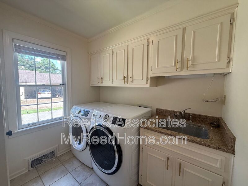 Spacious & Renovated — 5 Bedrooms, 3.5 Baths in Kimbrough Woods! property image